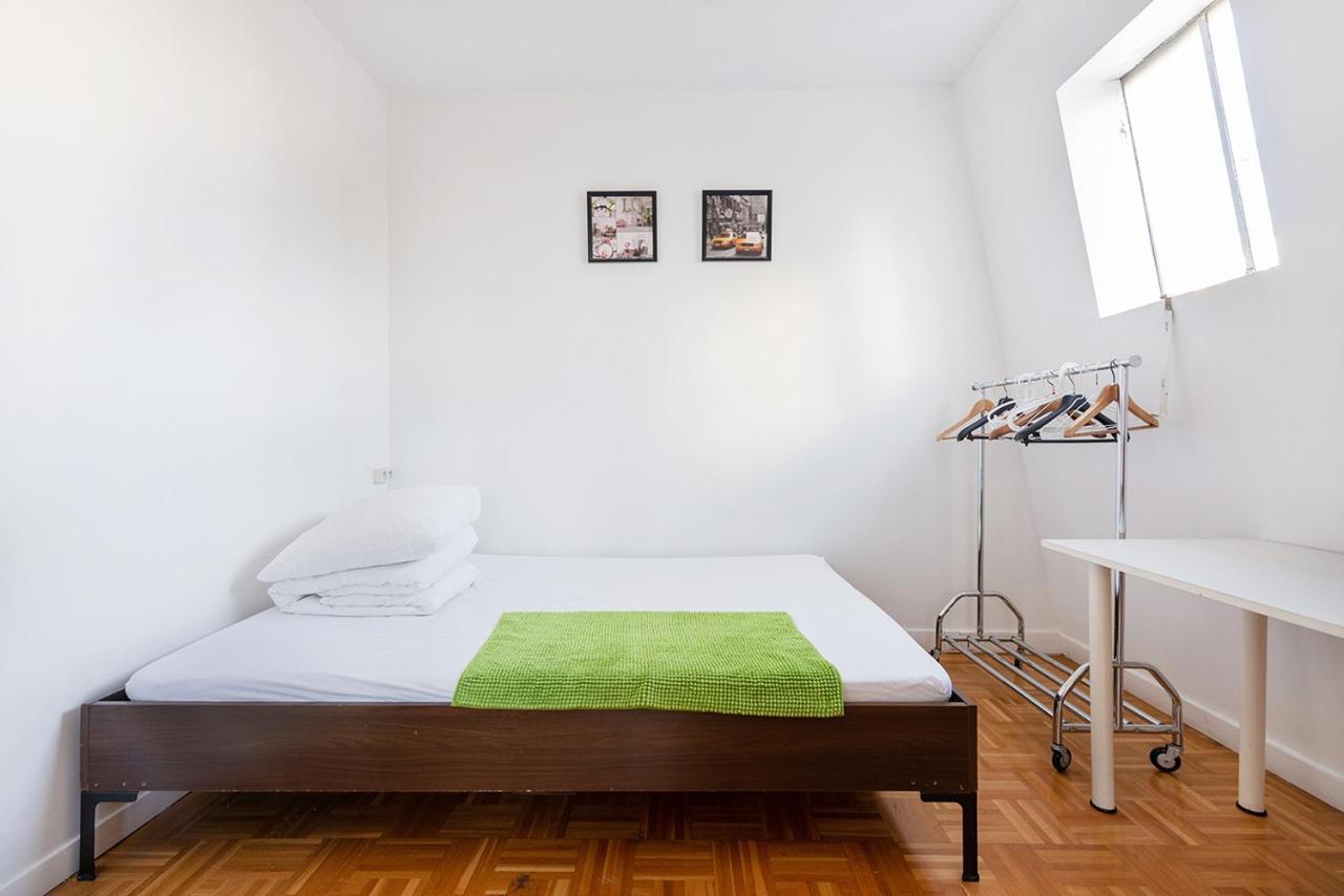 Cameleon Paris Guesthouse Pantin Exterior foto