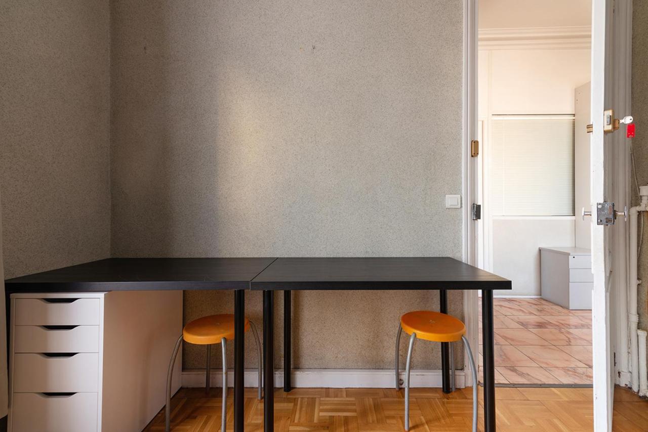 Cameleon Paris Guesthouse Pantin Exterior foto